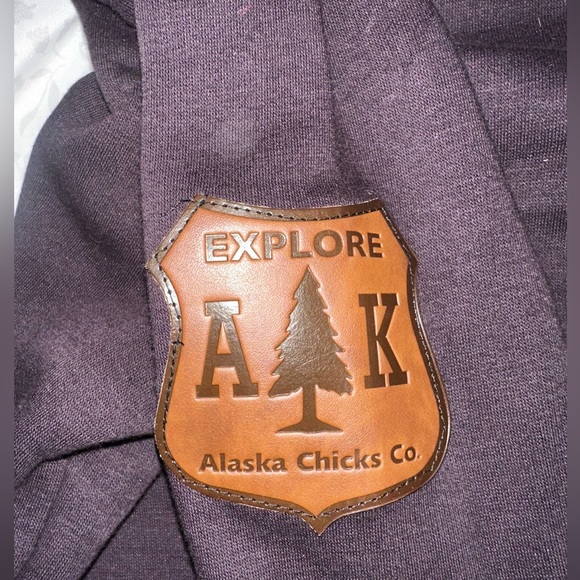 Alaska Chicks Black Hoodie with buttons size medium - Picture 4 of 6